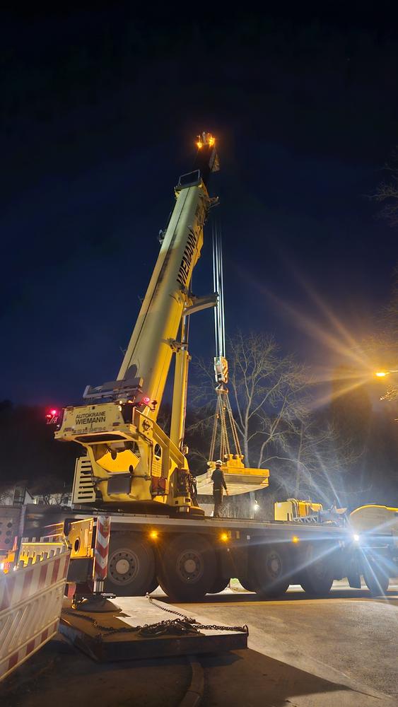 DM Verkehrstechnik - Schwertransportbegleitung Nacht